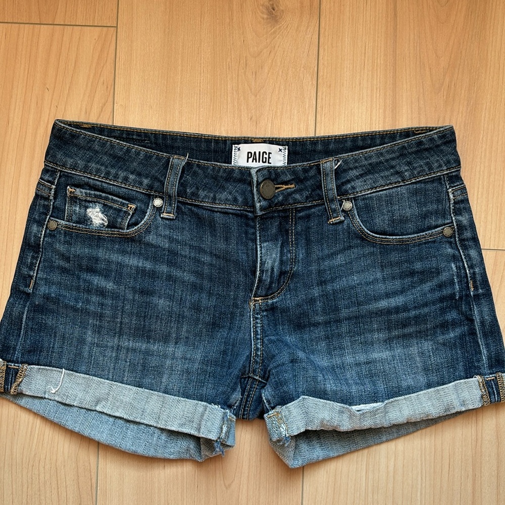 Paige Cuffed Denim Short. Size 25